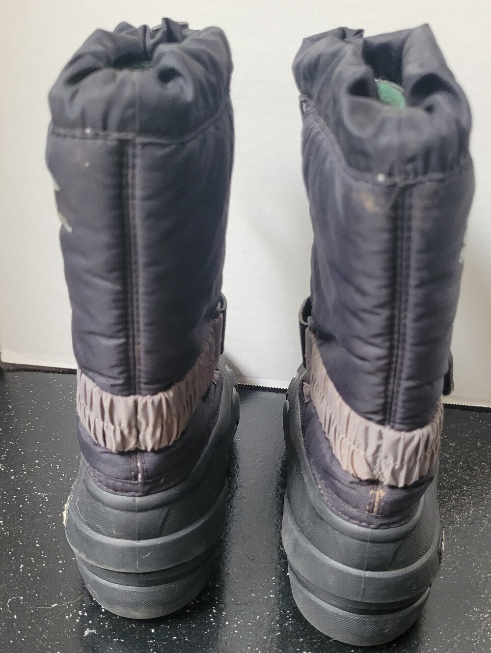 Sorel Black Kids Snow Boots with Drawstring Top and Insulated Inserts - Picture 4 of 8